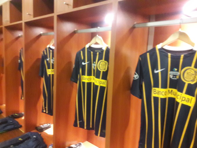 View image on Twitter