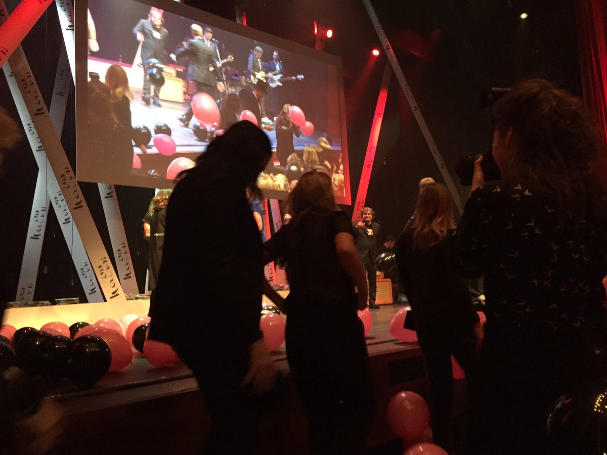 <a href="/linda/">Linda</a> Mediamerk van het jaar nieuwe hoofdprijs #mercur <a href="/jildouvdbijl/">jildou van der bijl</a> we gaan Linda bellen