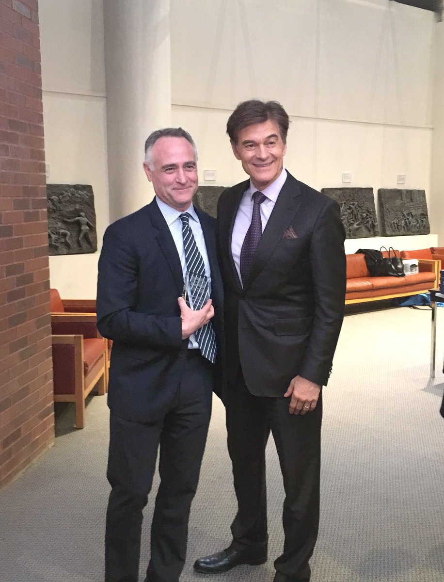 nyrrnews's tweet photo. #CSR100 honoree @nyrr pres/CEO @mcapiraso w/ @DrOz today @CityAndStateNY awards luncheon https://t.co/DLLibSF399