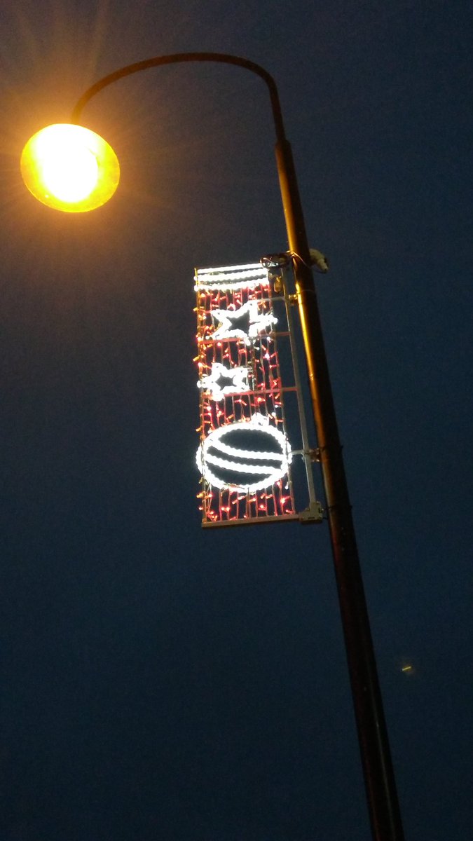 RuncornOldTown's tweet photo. Day 15 of our #Runcorn old town advent calendar, our marvellous lights. I think this is the planet Saturn https://t.co/LiRHmDlsmv