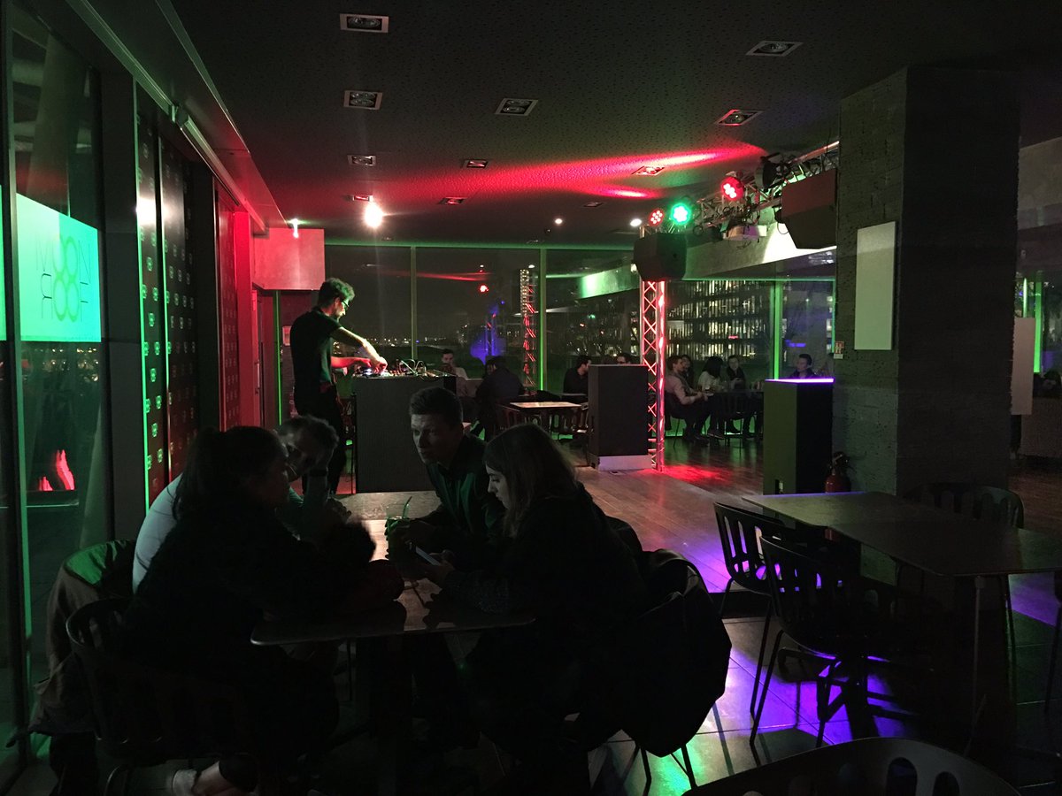 mathildewdp's tweet image. En direct de la Moonboot party @PPA_Alternance @v_briancon #MOONBOOT #ecoledecommerce #évènement