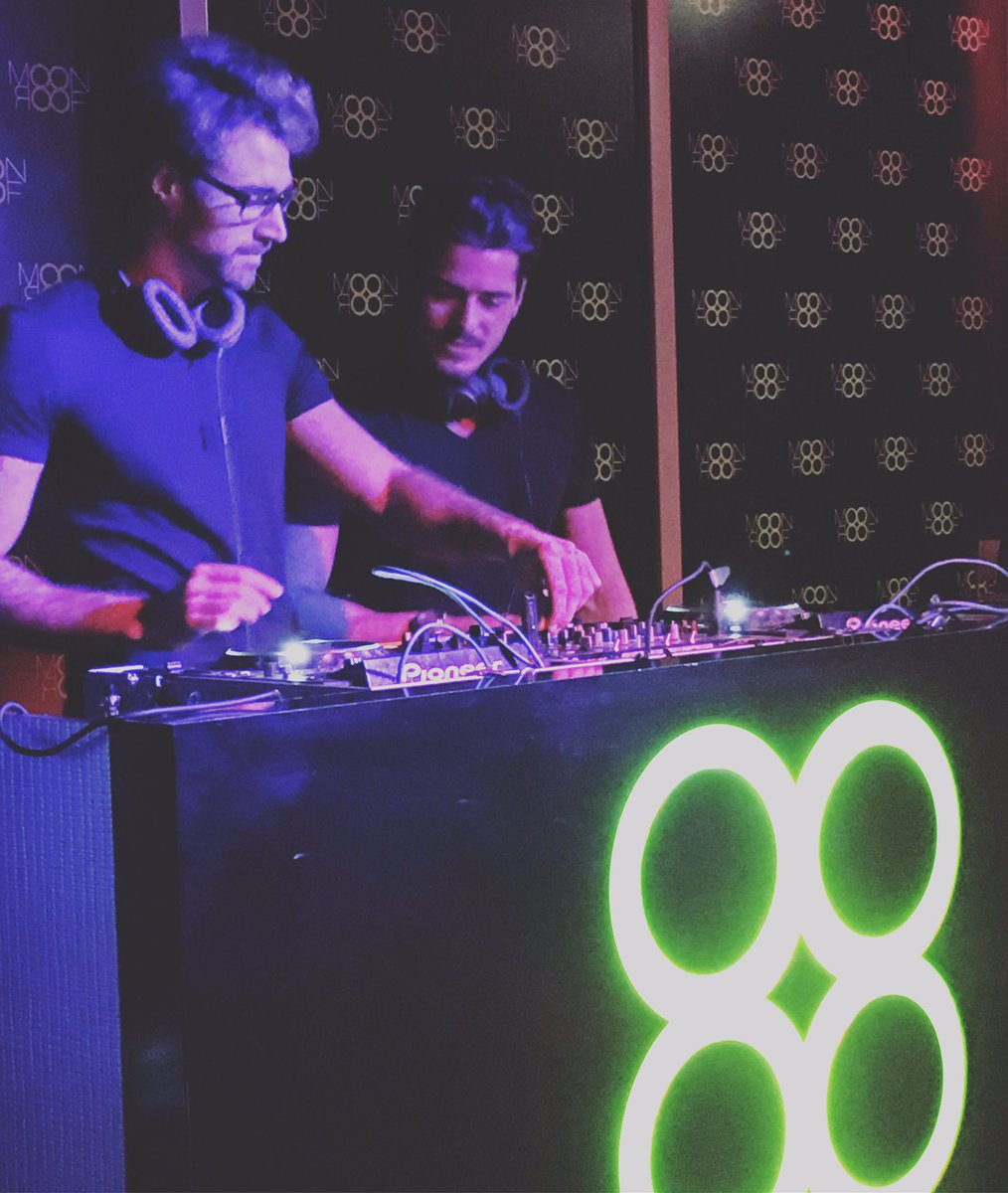 mathildewdp's tweet image. Les DJ sont au rendez-vous ! Soirée PPA #MOONBOOT #reseauges #marketingschool #ecoledecommerce