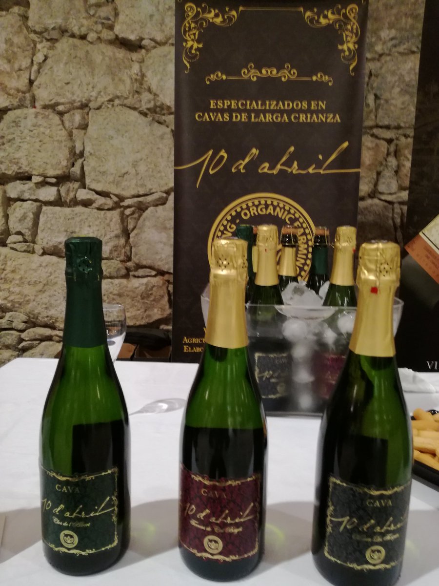bodegas10dabril's tweet photo. Resumen de la Festa del Cava y de Festa de les Bombolles, de la mano del Petit Celler.
Muchas gracias a todos!. 
Salut i cava!! https://t.co/CkzywIBgL5