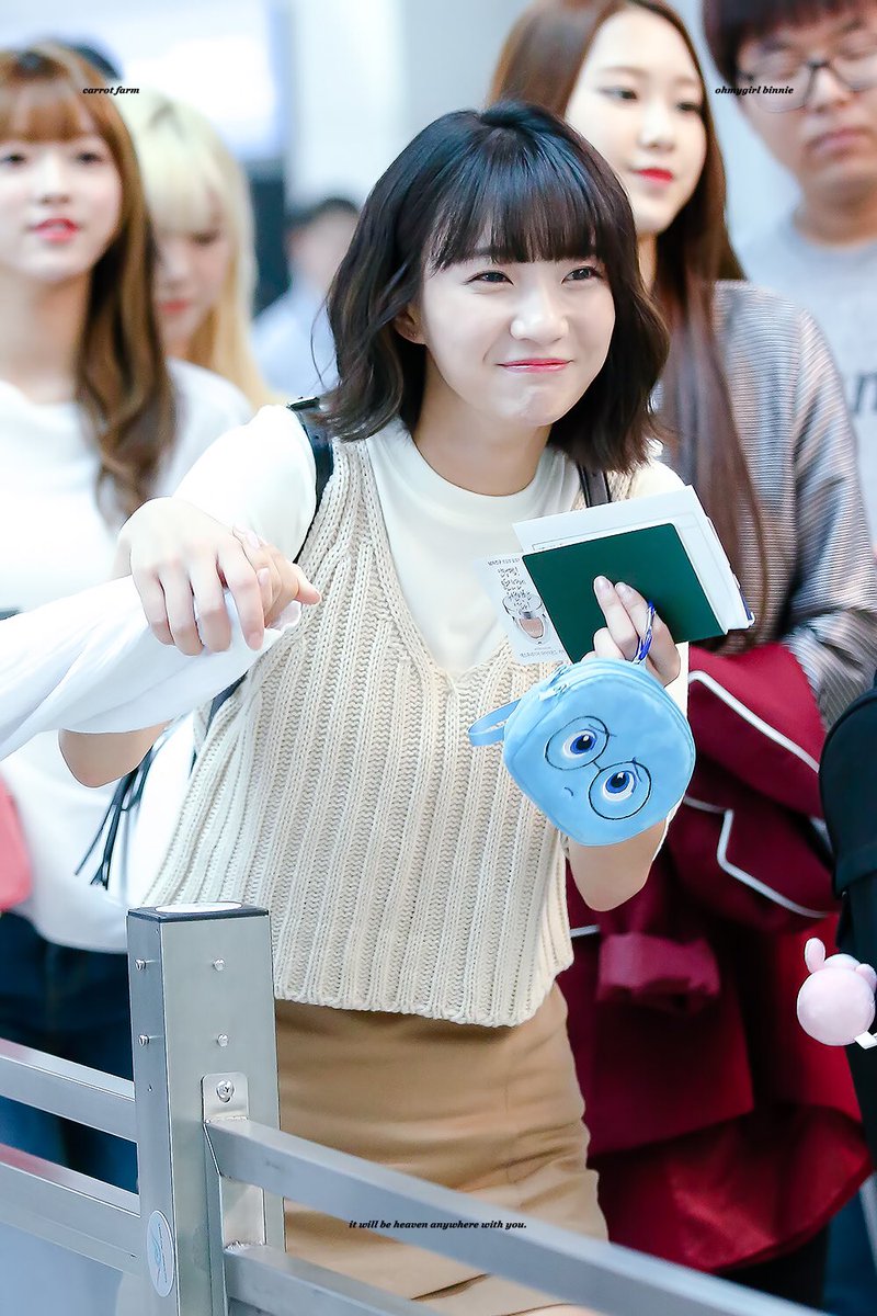 baebinnie_kr's tweet photo. 창 밖에 춤추던 나비 처럼
향기로운 꽃이 되어 곁에 있고 싶어
@WM_OHMYGIRL https://t.co/1FhtRm0hQb