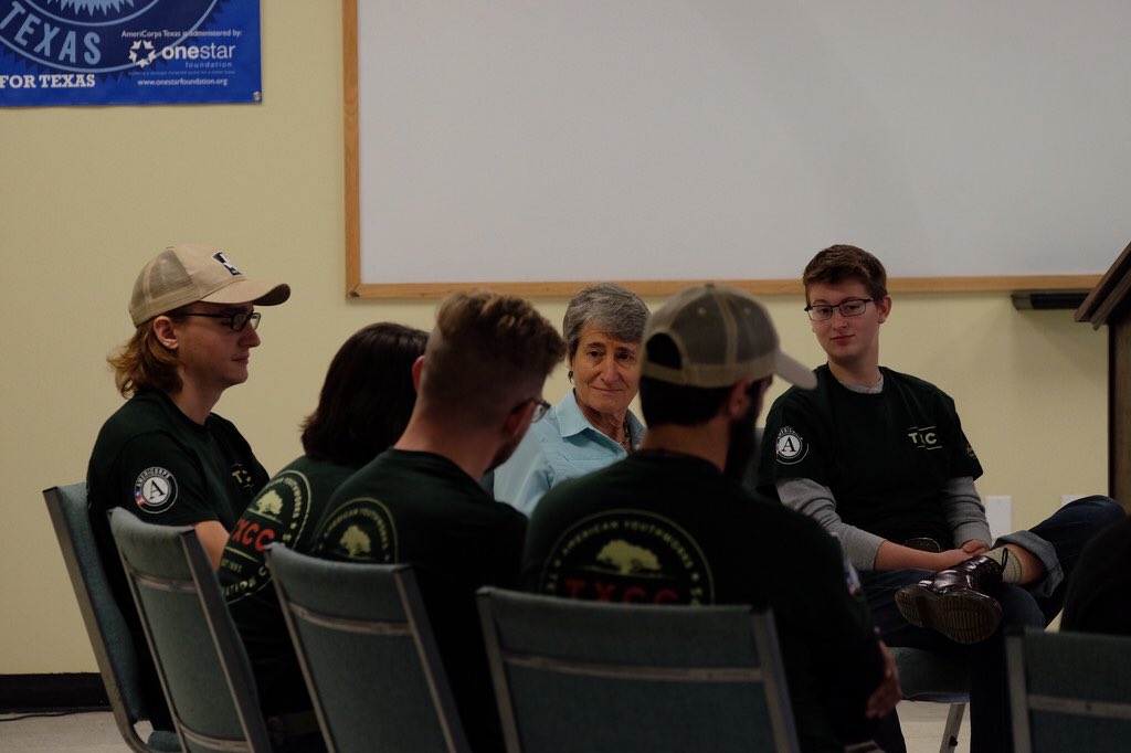 SecretaryJewell's tweet image. Excited to announce $350K to get youth outdoors &amp;amp; working on public lands @BigBendNPS in #Texas &amp;amp; more.SJ on.doi.gov/2hS6H4t