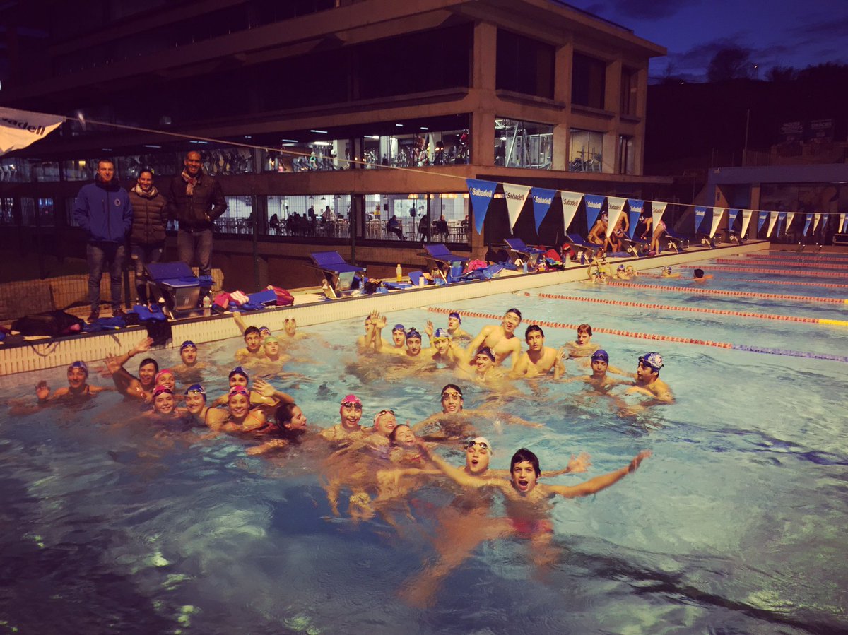 Davidtr7's tweet photo. Entreno conjunt natació/waterpolo!! #lonuncavisto #cloros #cns #somcnsabadell @CN_Sabadell https://t.co/wSWetRHEtG