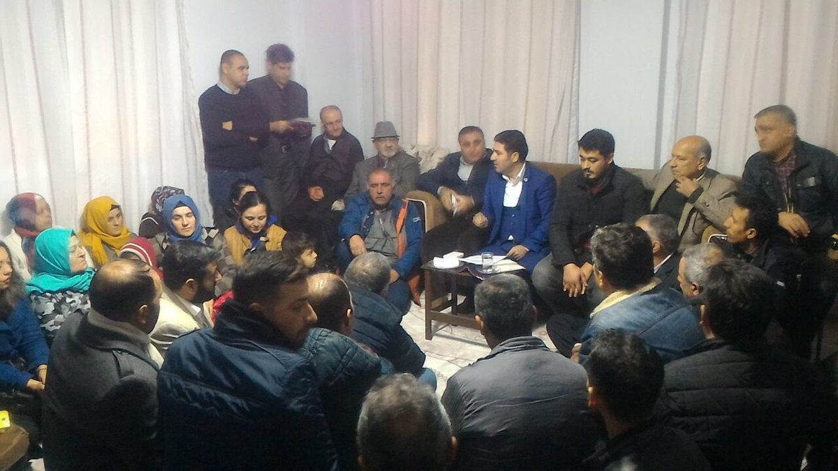 İlçe baskanimiz <a href="/yesiltas01/">Abdurrahman Yeşiltaş</a> katilimiyla Meydan Mahallemizde Mahalle Yönetim Kurulu Toplantısıni gerçekleştirdik.