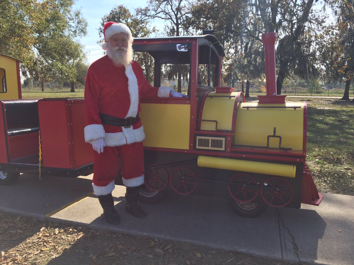 Thank you Santa for taking time away from the North Pole for the past 9 years to bring joy to all our students &amp; staff! We love Santa! 🎅🏻🐾