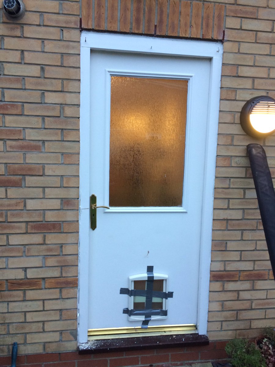 dbjoineryupvc's tweet image. Thursday mornings work! Nice bright door on a gloomy day!Taking orders for NewYear now so get in touch for your transformation #trustedlocal