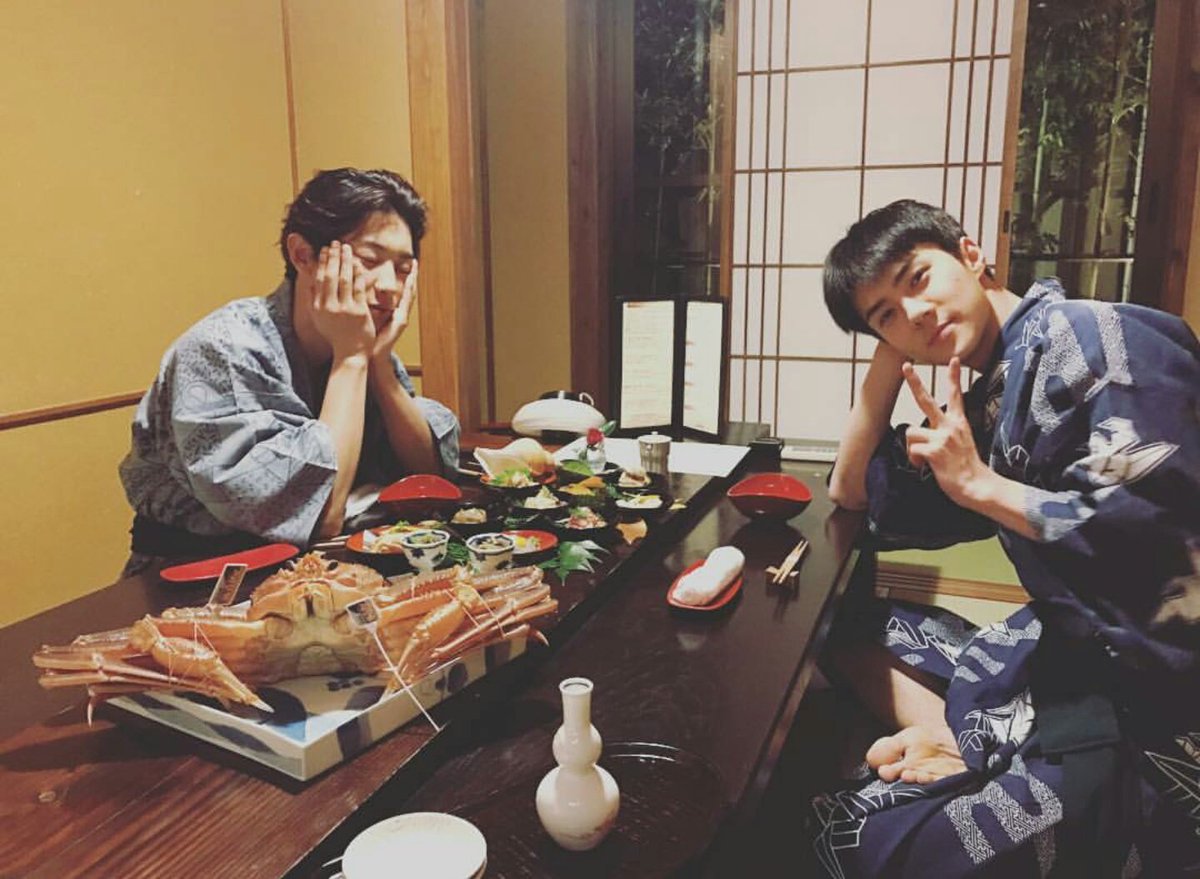 kissyeollips's tweet photo. 🌸 Flower prince Chanyeol 🌸💕 https://t.co/5EKGOl9gC8