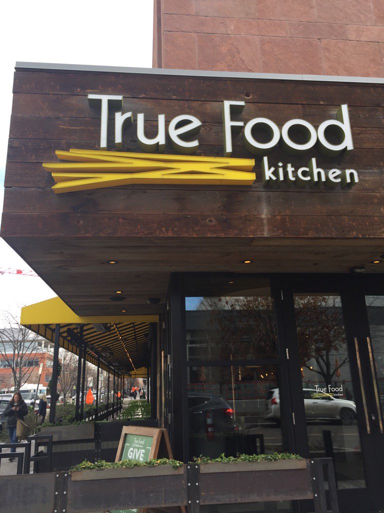 MartelliCharles's tweet photo. @TrueFoodKitch quite possibly the best restaurant in Denver Cherry Creek! #Happy https://t.co/lKaZgjkugA