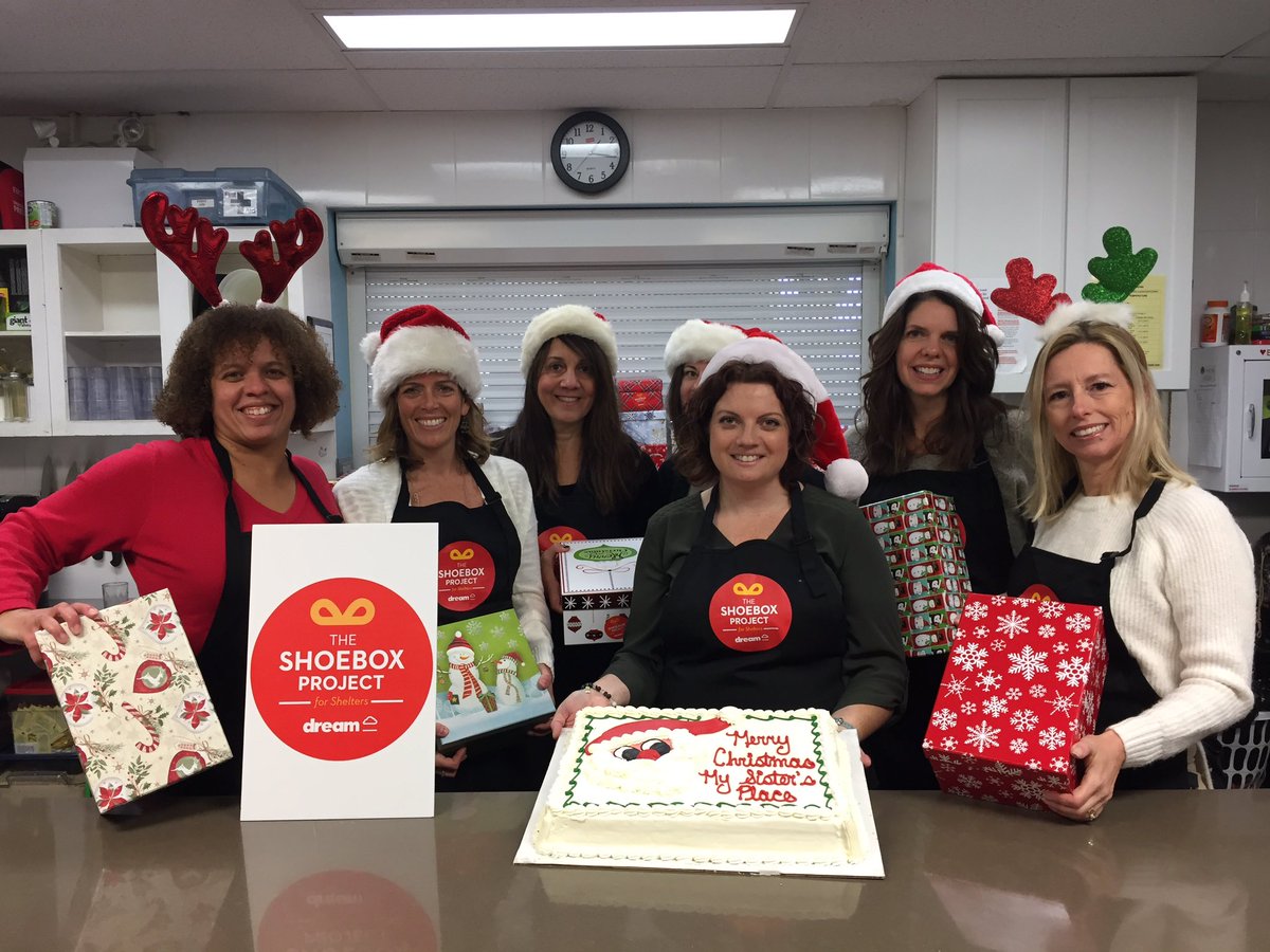 MySistersPlace's tweet image. We are delighted to welcome our friends from @ldnshoebox &amp;amp; Sista Santa is in the house too! So grateful. #MerrierAndBrighter #ldnont