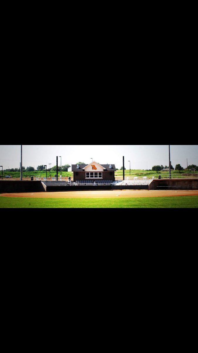 marissa_shae's tweet photo. i'm very blessed and excited to announce that i have verbally committed to play softball at MWSU! https://t.co/kQVp7zOTY2