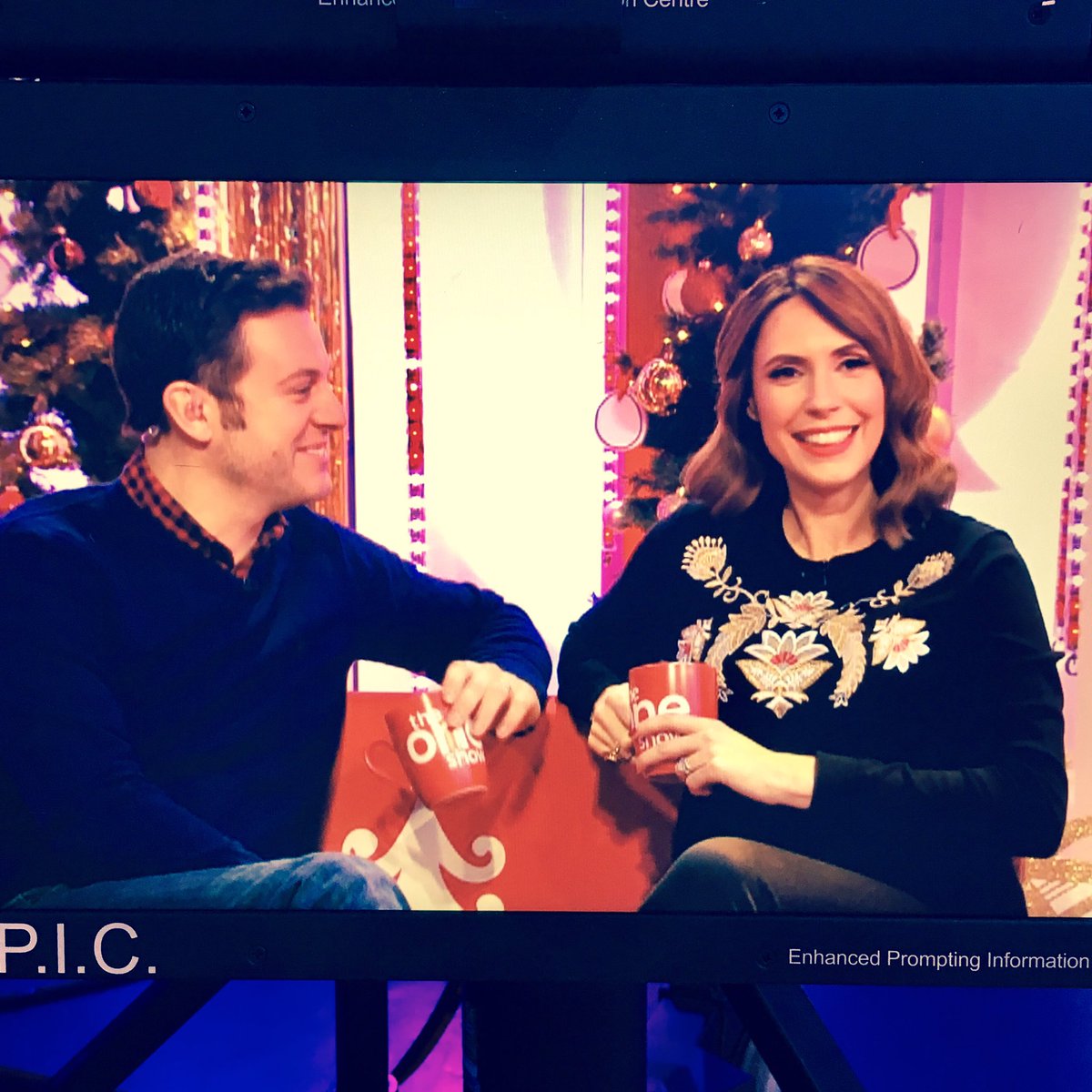 My last #theoneshow before Chrimbo. <a href="/MissAlexjones/">Alex Jones</a> in <a href="/MACcosmetics/">M•A•C Cosmetics</a> ruby woo!