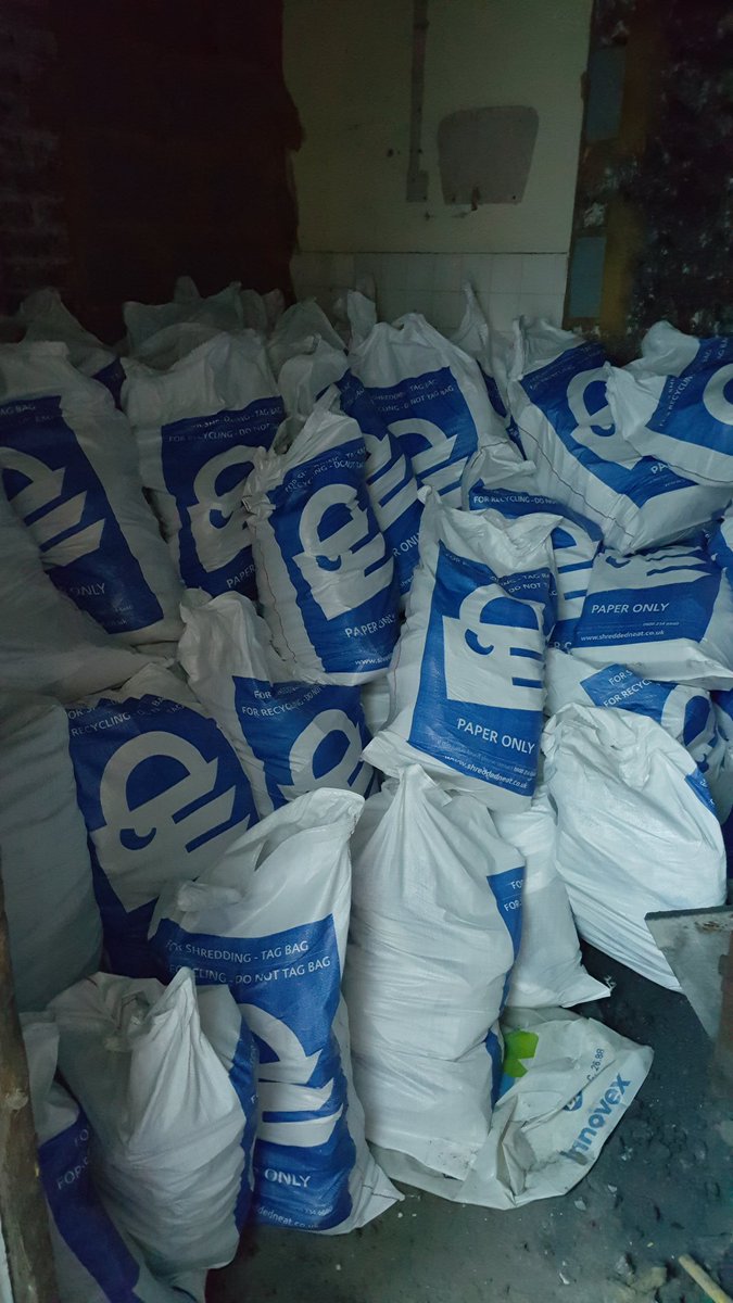 Oneillsbrighton's tweet photo. 30 years worth of files ready to be shredded. Call us for free quote to remove your files the right way #Brighton #Hove #shredding https://t.co/WiEtce3ff3