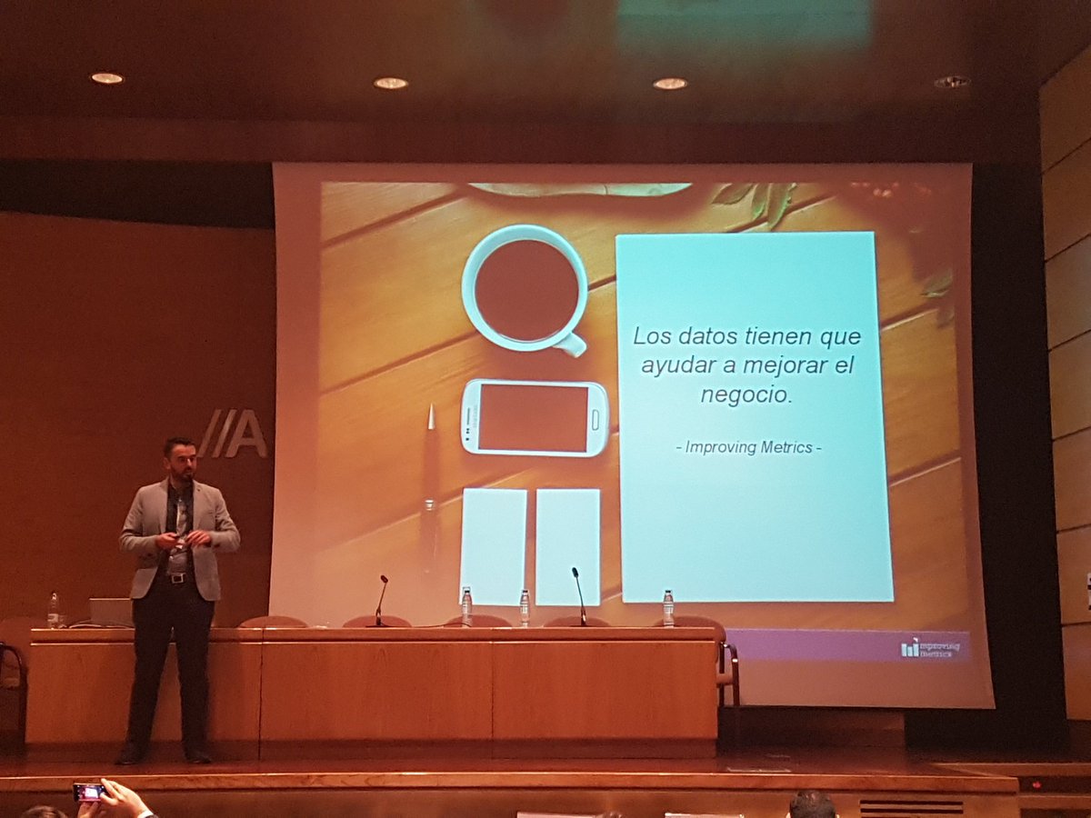 ImprovngMetrics's tweet image. &quot;Los datos siempre deben ayudar a mejorar el negocio.No sirve de nada recoger datos sin objetivo claro&quot; @Jconsu @BigDataEnPymes #gooddata