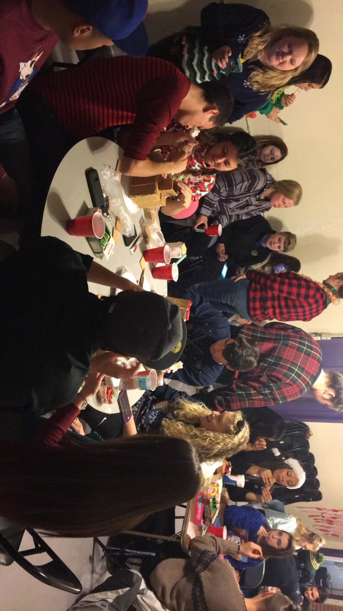 CSC_ATO's tweet image. Successful Ugly Sweater Mixer with ΣΣΣ! #ATΩ #TriSig