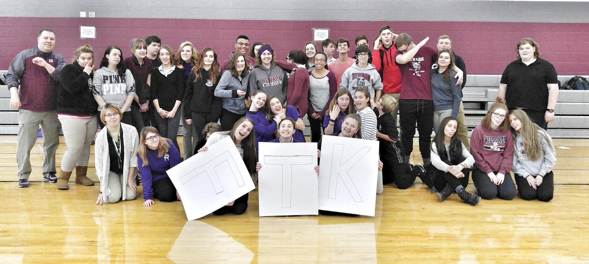 WildcatThon's tweet photo. @NewarkHSKeyClub The obligatory silly picture. #NHSFTK #BeatCancer https://t.co/4IzQeYI6Br