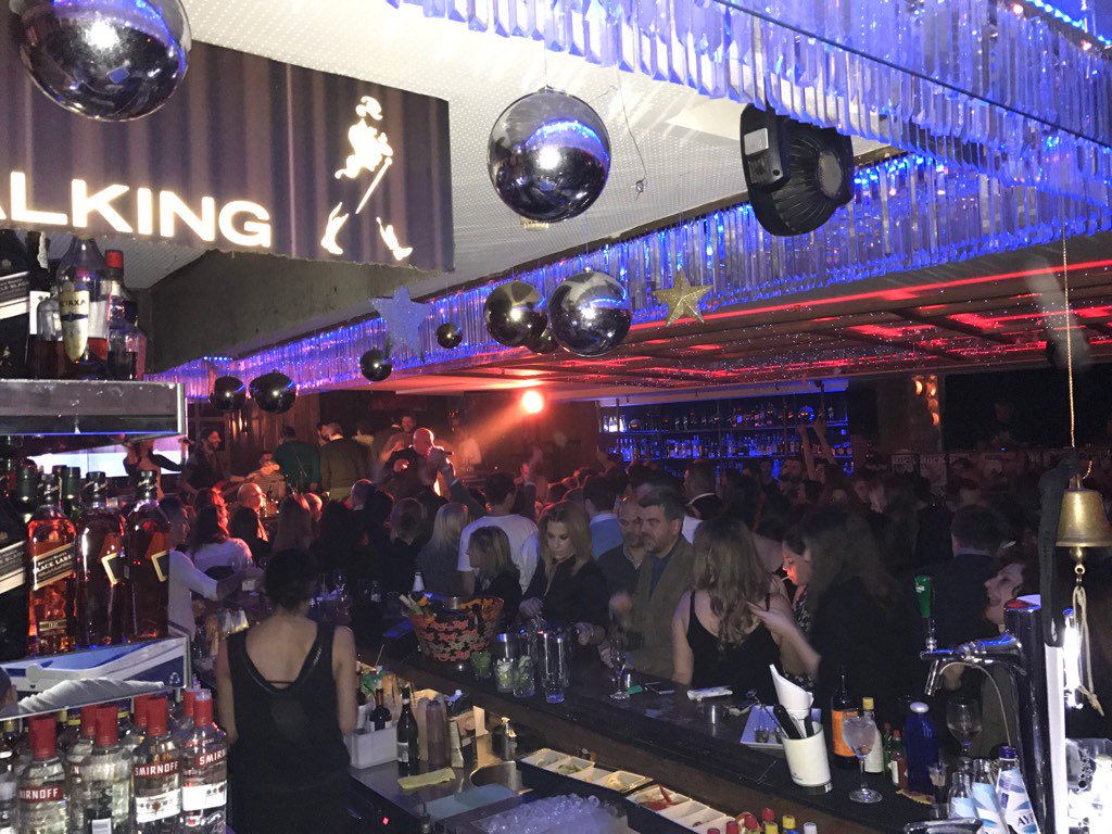 M_Tsohos's tweet photo. Christmas party της Liquid media. Κάτι ξέρουν από κέφι... #Liquid17 https://t.co/medxJl5fCu