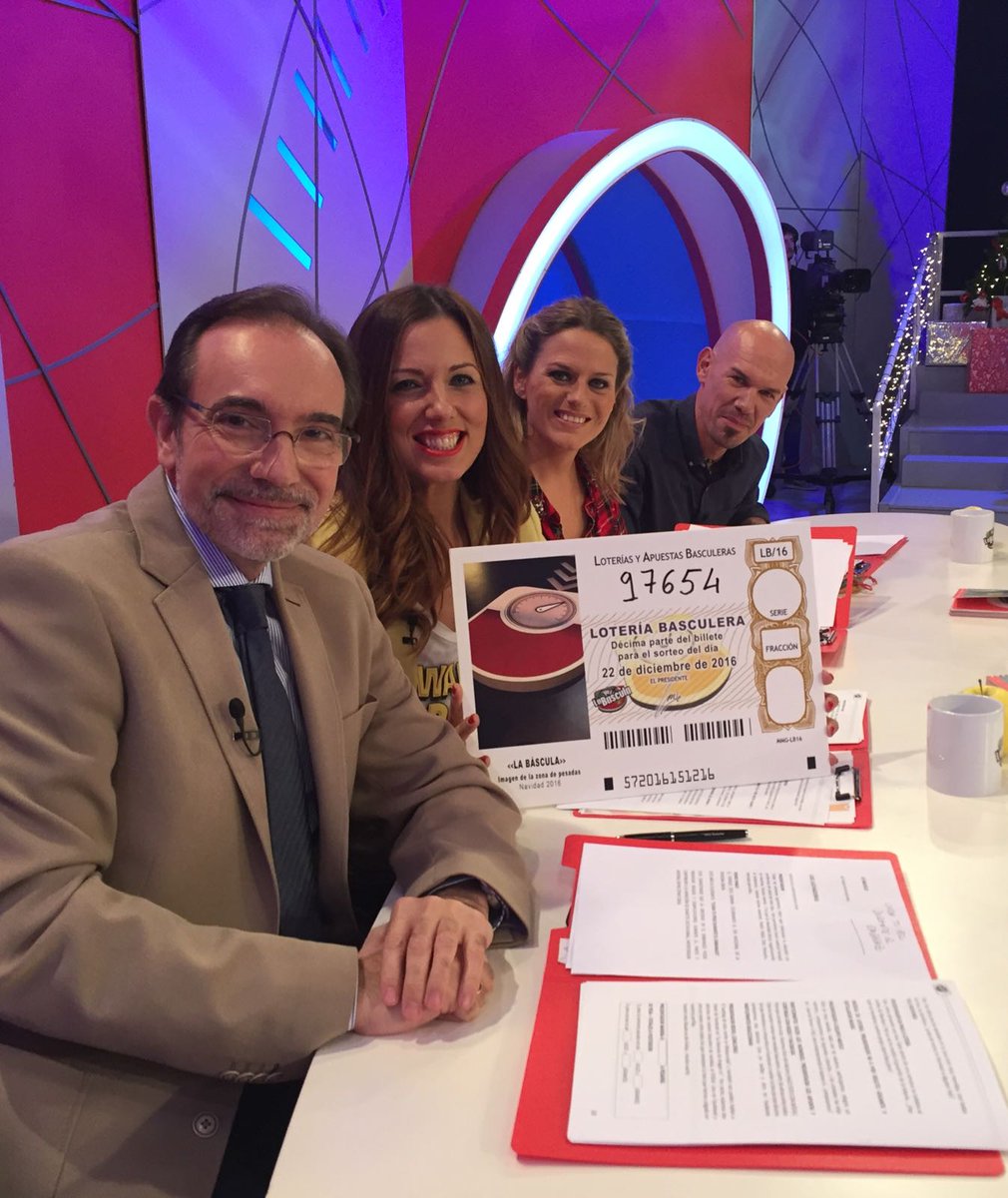 labascula_ATV's tweet photo. 97654 es el número que jugará "La Báscula" este año. ¿Quieres un décimo? Retwitea esta foto y entra en el sorteo. #labascula67 https://t.co/gmmEIMkx32