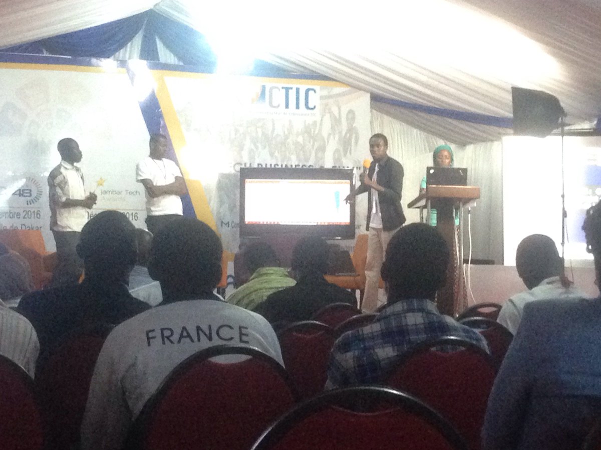 cticdakar's tweet photo. Présentation des prototypes des différents porteurs de projets avec Livestock Monitoring (IoT intégré à l'élevage )  #JTF2016  #jetic2016 https://t.co/KCNUjixp3m