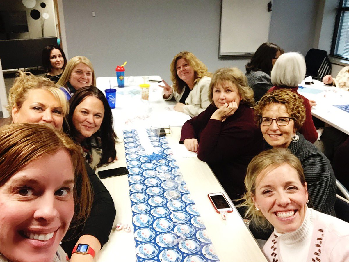 TaraMartinEDU's tweet photo. Awesome ESDC luncheon! Thanks @KyleHayden11 & Mrs. Julie!
You guys = AMAZING!
Oh, and Julie...I TOTES β€οΈthe game! #USD497 #LEADlap #TLT497 https://t.co/PnsE1IWytZ