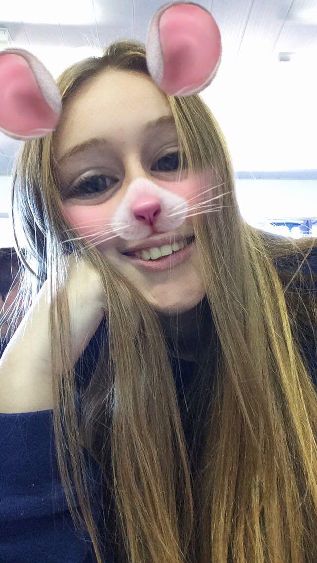 signsoftharry's tweet photo. thank you for making me feel proud and comfortable with myself. i love you in every possible way. #SmileForLox 💛 https://t.co/cme88HA1EB