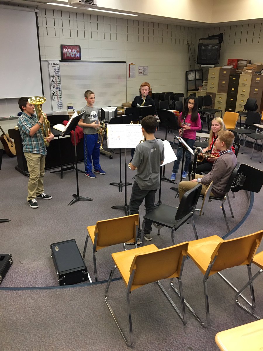 MrPotter2011's tweet photo. This is what happens during block advisory... this group named themselves the  7 "C day" band. #cmseband https://t.co/pGBFVOOvtc