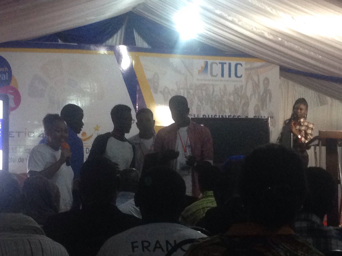cticdakar's tweet photo. Présentation des prototypes des porteurs de projets avec Cattle Security and Supervision (IoT intégré à l'élevage) 
#JTF2016 #JETIC2016 https://t.co/36GO4lNWev