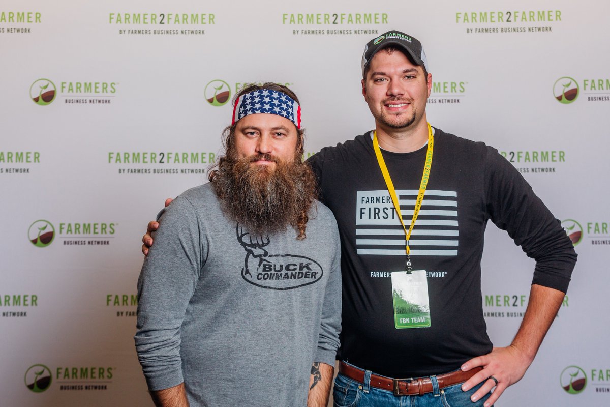 NickLund_MPA's tweet photo. Two men, 1 beard @FBNFarmers @williebosshog #F2F16 https://t.co/natw6pUZrS