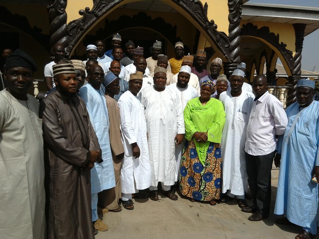 apcniger's tweet photo. APC executive team visit to local government area https://t.co/JRNs1v0wQn