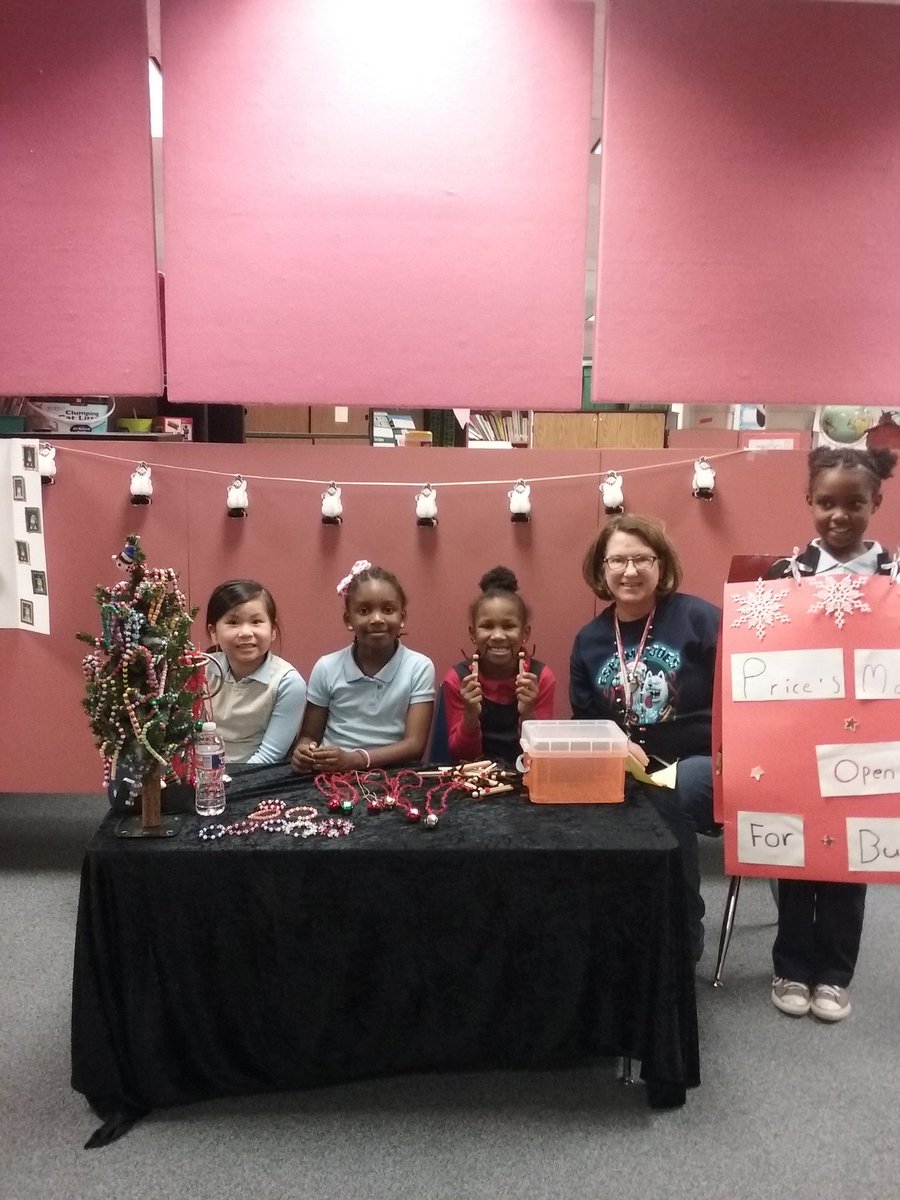 KDavis_5K's tweet photo. 2nd Grade Winter Market #collectingincome #SSAlive @boonelementary @Alief_SS https://t.co/qJ1azvXaQx