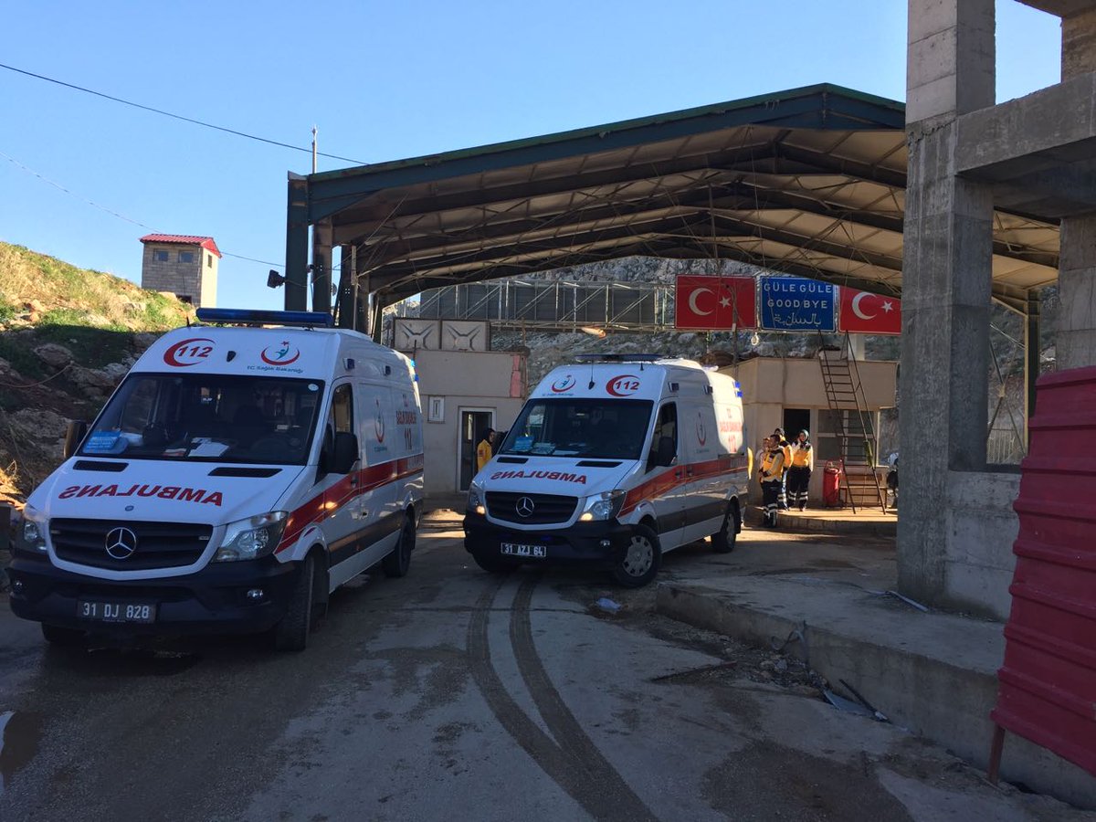 3 üniteli 1 çadır hastane, 19 ambulans ve 5'er kişiden oluşan 3'ü doktor 12 sağlık personeli ile +++