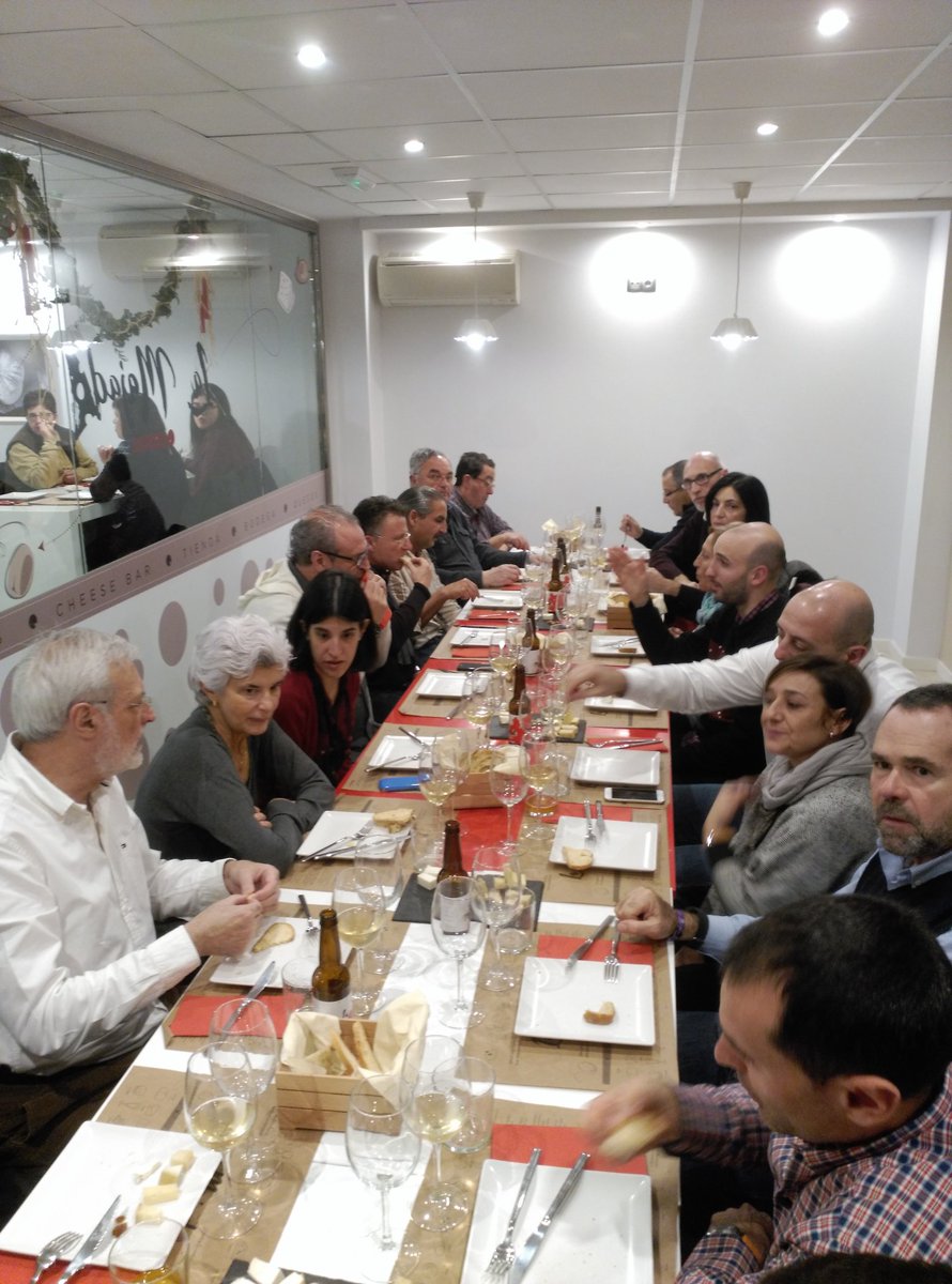 lamajadaquesos's tweet photo. Seguimos con la cata de quesos artesanos valencianos. #redescubreelqueso #quesosconrostro #hablemosdequeso https://t.co/pg4ueY0Je6