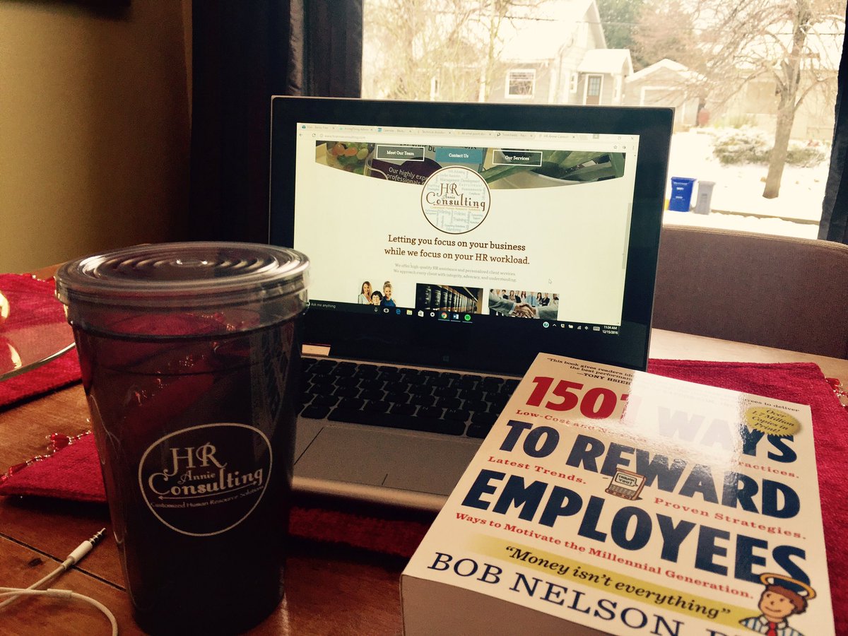 hrannie_'s tweet photo. We are so grateful to work for a company that has a 'work from home' option for days like this #HRisCool, #HRannieconsulting #SnowDay https://t.co/O9FsCpylir