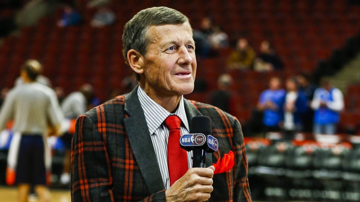 RealParkerJ's tweet photo. Damn 2016 has been such a tragic year. RIP Craig Sager. Here's some of my favorite #sagersuits. We lost a broadcasting legend. https://t.co/v6Urz7QnYs