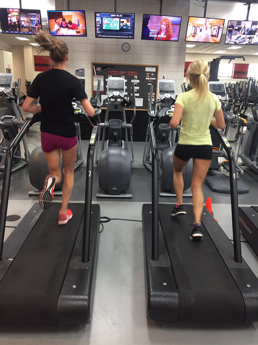 Easy Run and a Neg Split for these two. Treadmills>Cold. #AlwaysWorkin #HuskyPride