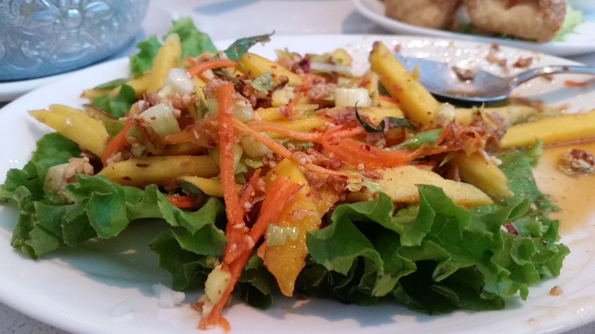kimsiwak's tweet photo. Like this if you couldn't live without Magic Thailand on Logan. #mmm #thai #food #workinglunch #CSS_JMK https://t.co/WHdkFqVpYY