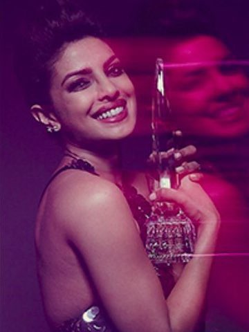 club_priyankas's tweet image. This is when it counts,#PCManiacs! VOTE VOTE! Vote @priyankachopra at the #PCAs! goo.gl/18OF0g! #QueenPriForPCA