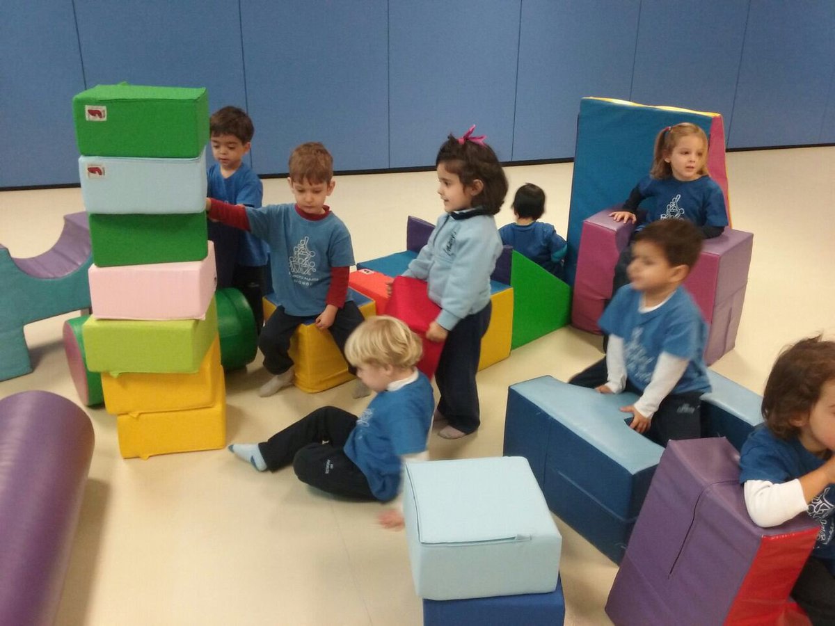 ColegioAmoros's tweet photo. #InfAmoros GRACIAS a todas las familias del #APA por estos nuevos módulos de psicomotricidad con los que construir, jugar, crear mundos... https://t.co/rAaZeuco2X
