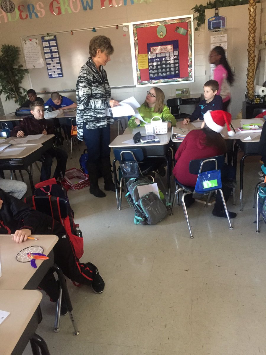 leeslearning's tweet image. #LeeandSharp#TeamTeaching #ArgumentWriting#RISStrong #OurNewNormal @MadCoSchools @angiesharp455 @JenTaylor_MCSS @NancyCurry8 @BRSOE