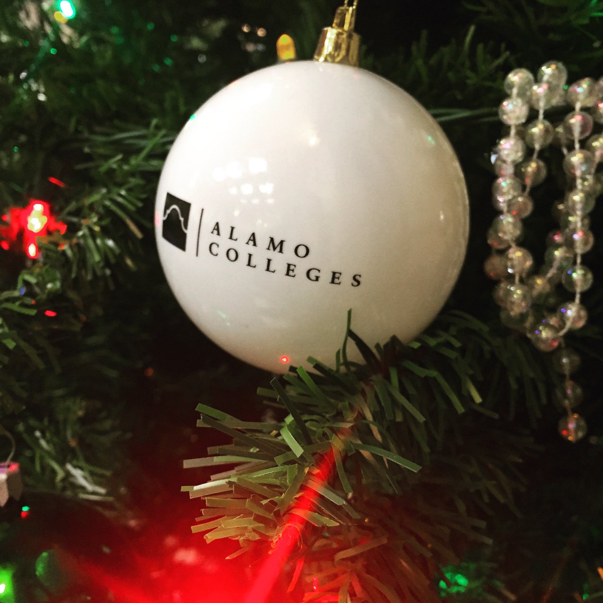 AlamoColleges1's tweet photo. The Alamo Colleges will close this Friday, December 16 at noon for holiday break, and will re-open on January 2, 2017. https://t.co/qeq1VvsNyX