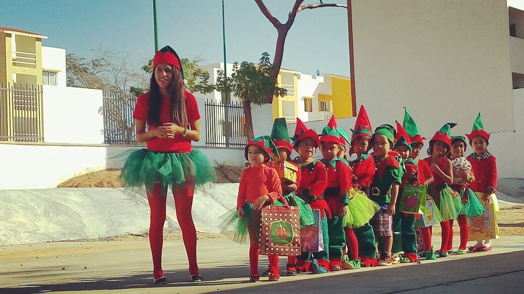 jpauletm's tweet photo. Festival navideño. Agradecidas con los padres de familia por su participación en la elaboración de  manualidades navideñas🎄🎅⛄ @dalilacs4 https://t.co/cKkrl9pu5O