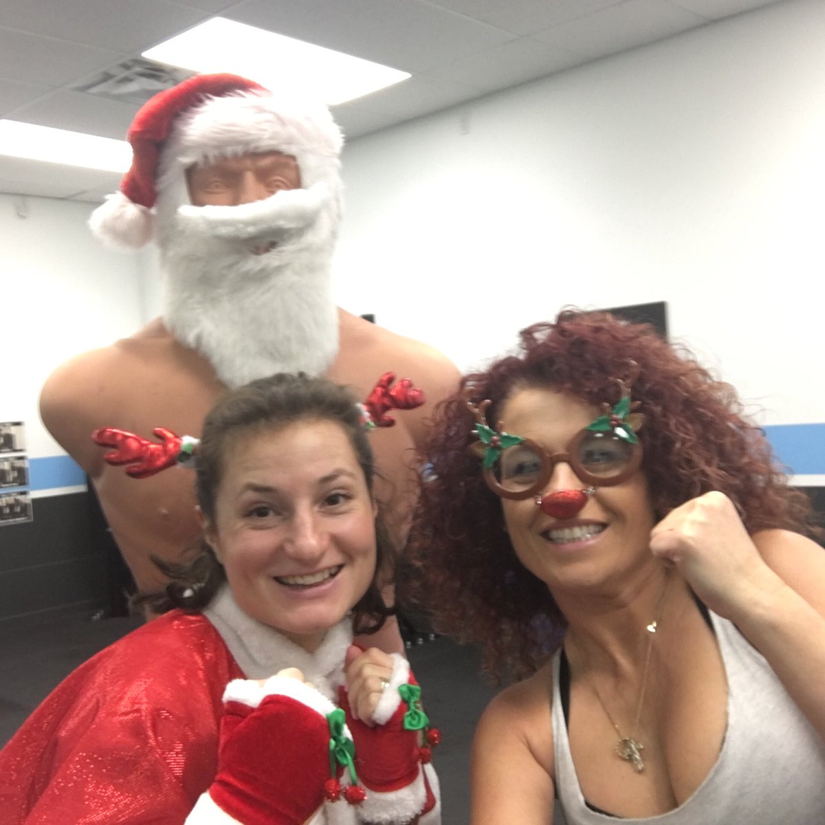 RedDeerHit's tweet image. RED, WHITE and HIT NIGHT
4-8