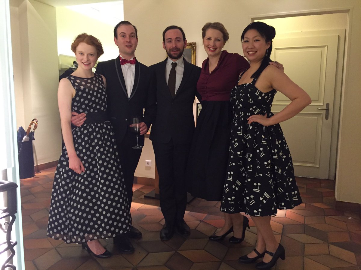 ffourtissimo's tweet photo. Fabulous time singing in Zurich! lovely people! #dickensian #fifties @LaurencePanter @lomas_rosie @Faulknerisme @LouisaLamPiano @SDymott https://t.co/QW0EEEcUwL