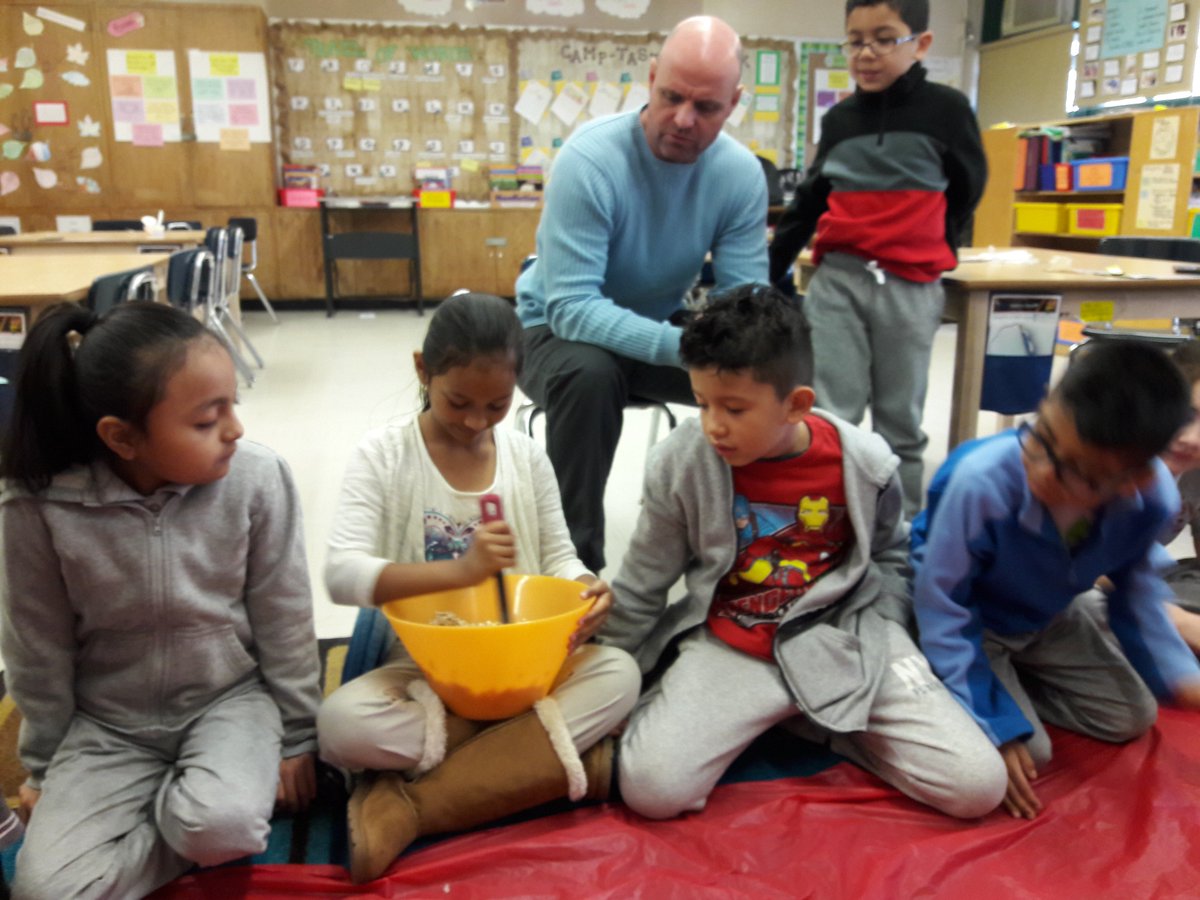 Thanks Mrs. Kontis and Mr. Desmond and their 2nd grade class for hosting and BAKING for our therapy dog, Lily!