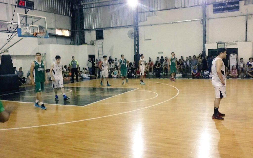 #Top20 #Playoffs #U19 Cuartos de final: Final del primer cuarto: <a href="/crlosindios/">Los Indios Basquet</a> 13-15 #Ferro <a href="/FEBAMBAok/">FEBAMBA</a>