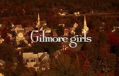 Thursday night and packing #gilmoregirls #packing #thursdaynight #gilmoregirlsbinge #thankyounetflix #netflix