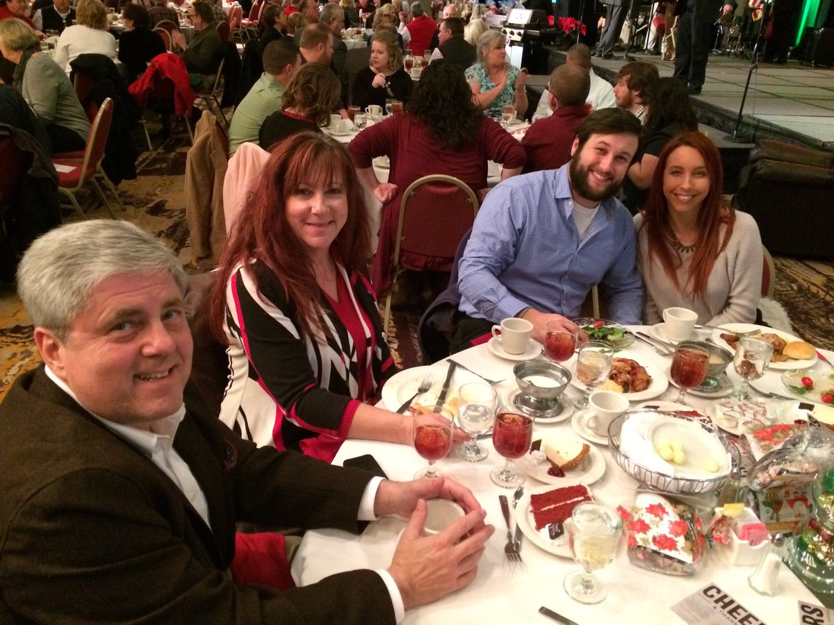 Springdale_AR's tweet photo. It's the 8th annual Merry Christmas Springdale! This is a celebration of City employees. Thanks to everyone who made this possible! #MCS2016 https://t.co/QV15ZmMx3n