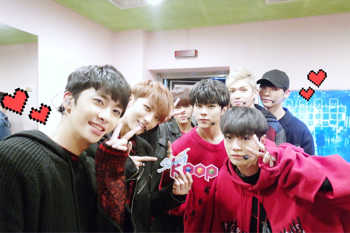 _Simplykpop's tweet photo. 추위에 필요한 건~ #업텐션 의 뜨거운 열정🔥파워풀한 에너지💥 아니겠습니까‼️ 잠시후 11시 #심플리케이팝 #simplykpop 에서 #UP10TION 이 보여 줄 #하얗게불태웠어 #WhiteNight 무대~ 모두 놓치지말고 본방사수👻👻 https://t.co/MpMezkgvkc